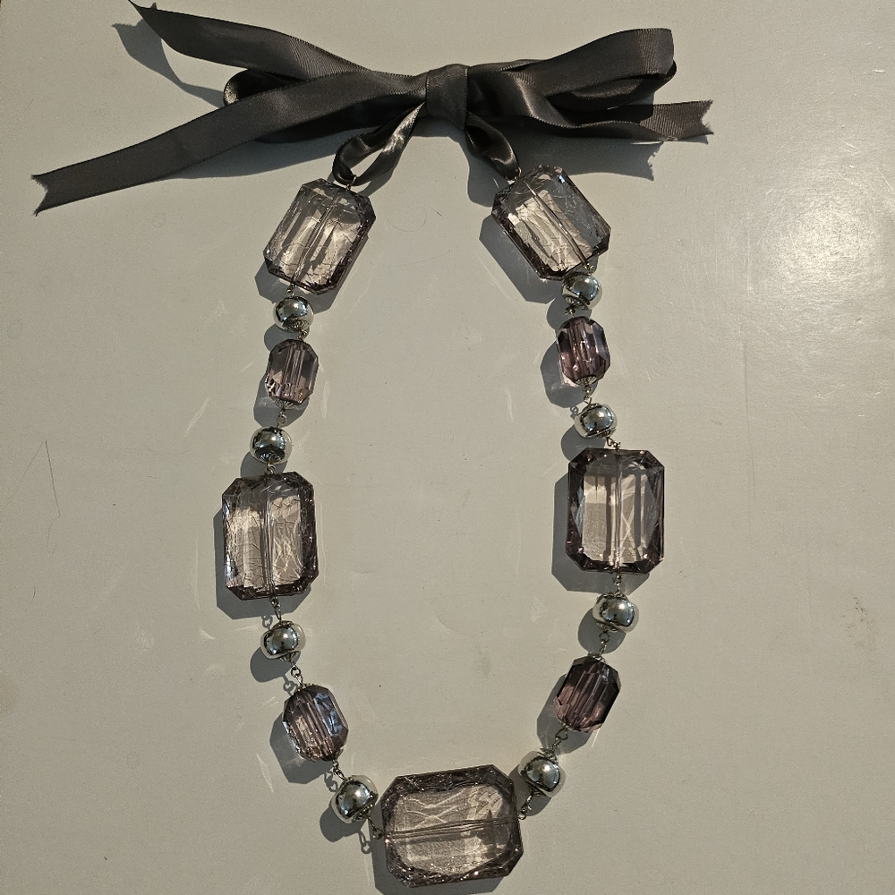 Elegant Gray Ribbon Necklace